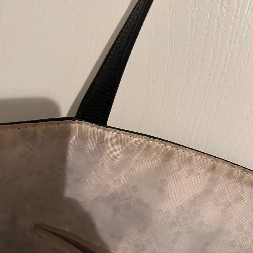 Thirty-one Around Town Tote & Matching Wallet - Picture 5 of 12